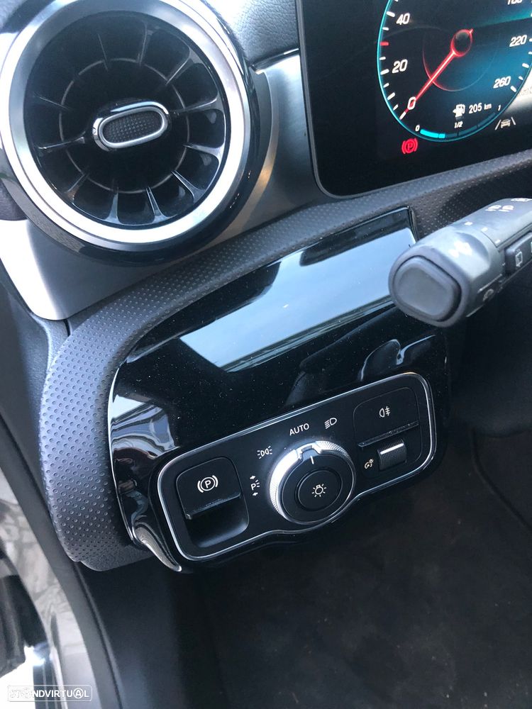 Mercedes-Benz A 200 AMG Line Aut. - 31