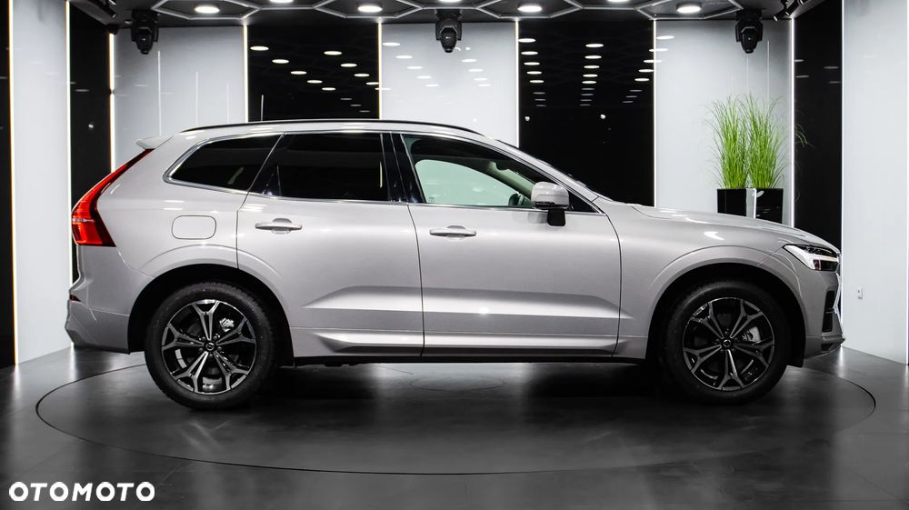 Volvo XC 60 B4 B Momentum Pro - 8