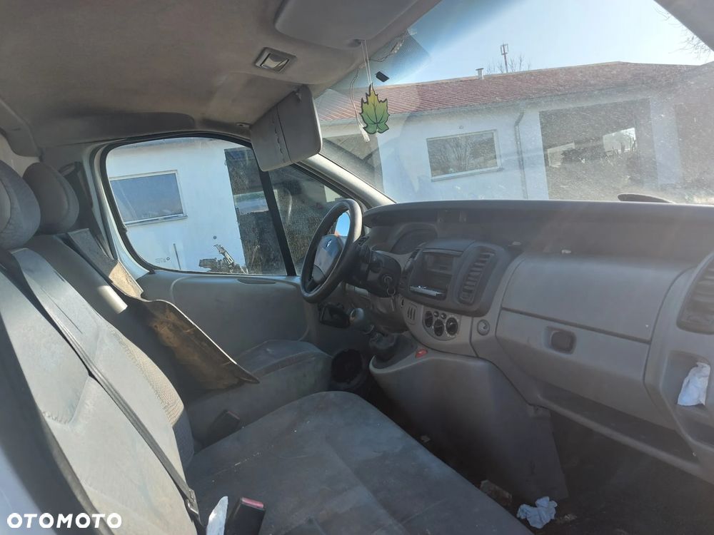 Renault Trafic 2006 1,9d na części drzwi szyby lusterka lampy boczki fotel - 10