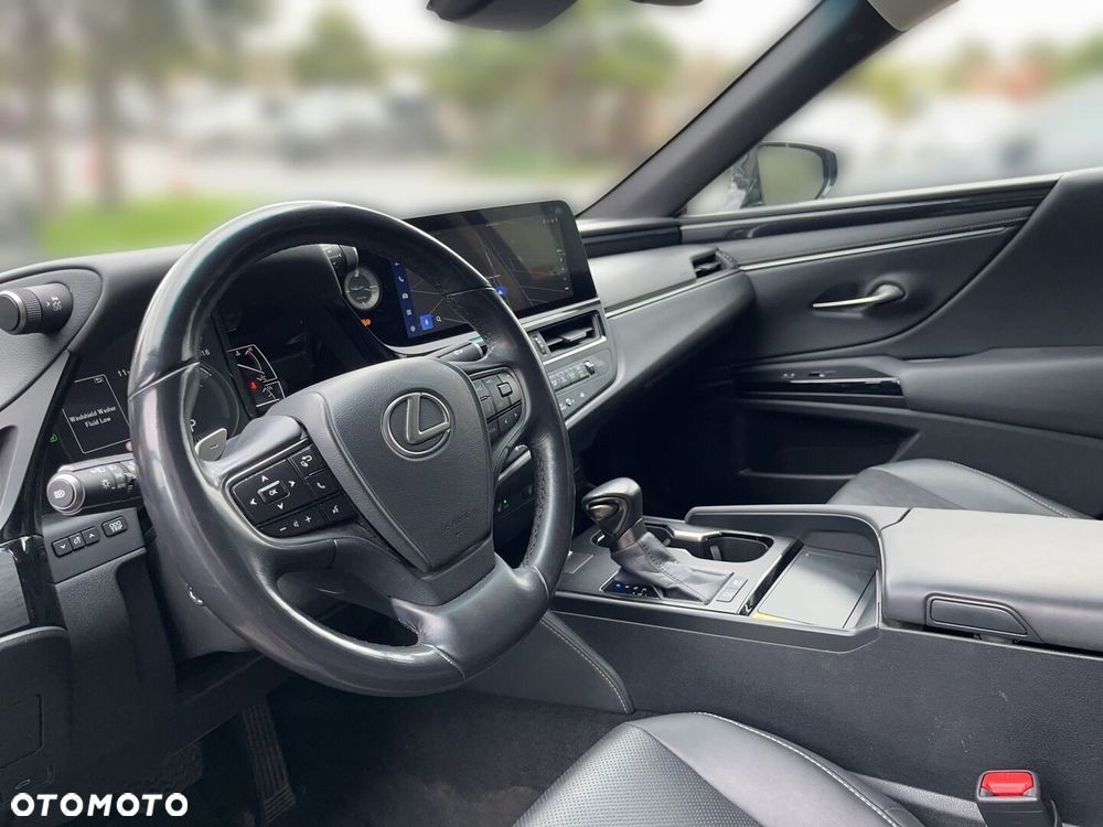 Lexus ES 300h Business Edition - 3