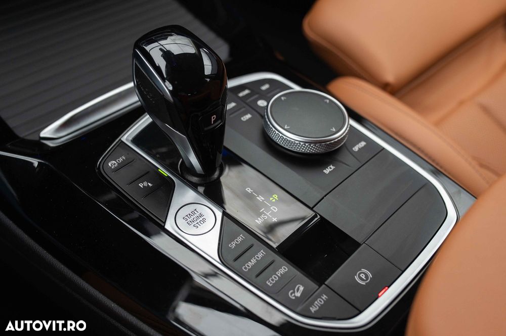 BMW X3 xDrive20d AT Luxury Line - 35