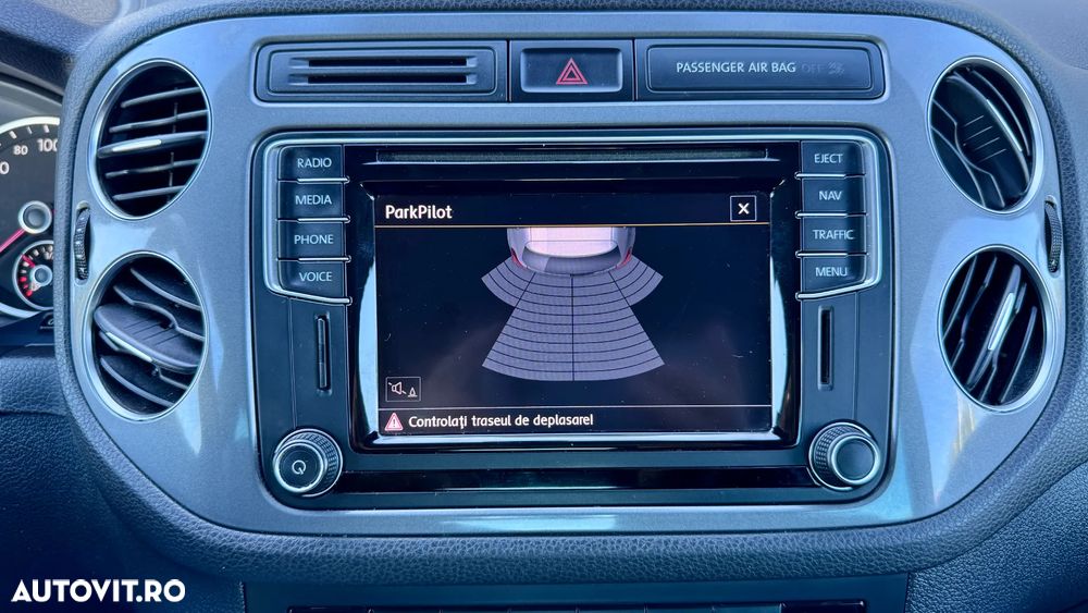 Volkswagen Tiguan 2.0 TDI SCR BlueMotion Technology Sport & Style - 16