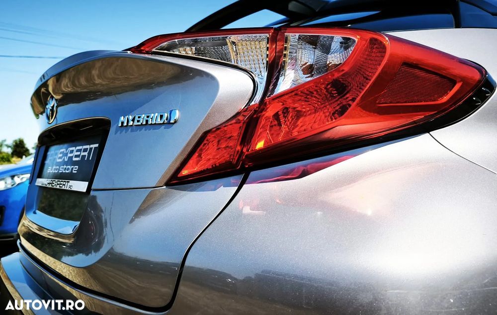 Toyota C-HR Hybrid Style - 19