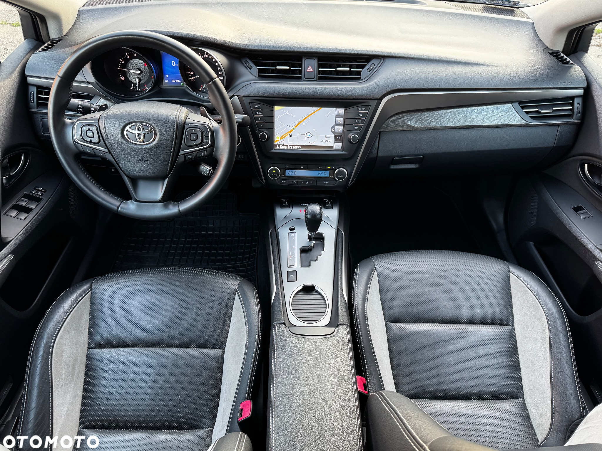 Toyota Avensis 1.8 Prestige MS - 12