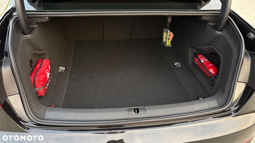 Audi A4 Limousine - 28