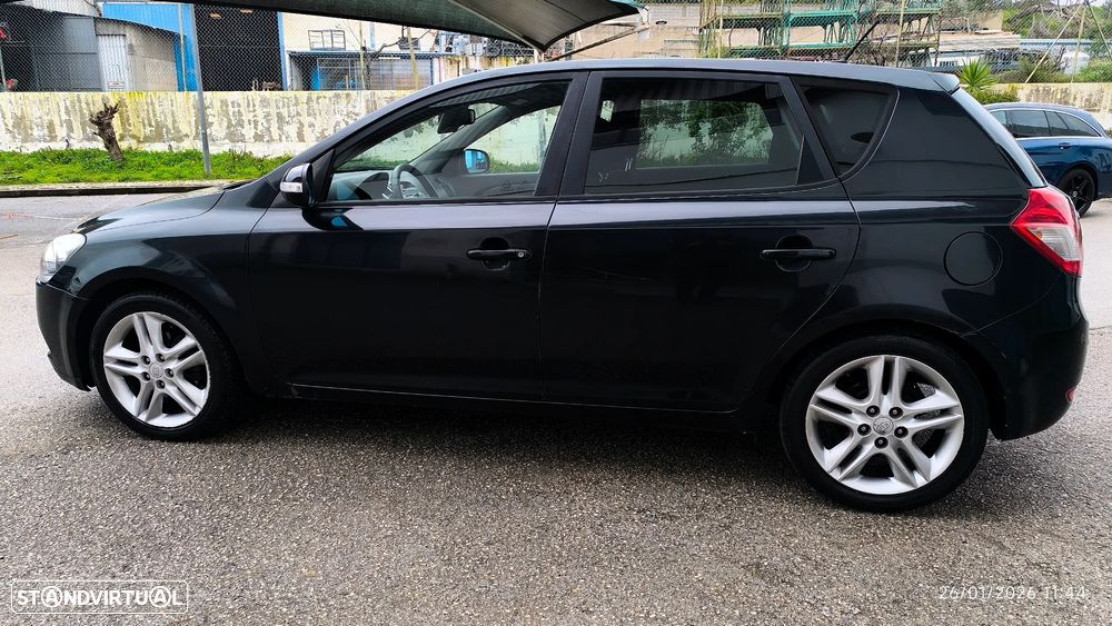 Kia Ceed 1.6 CRDi EX Eco - 24