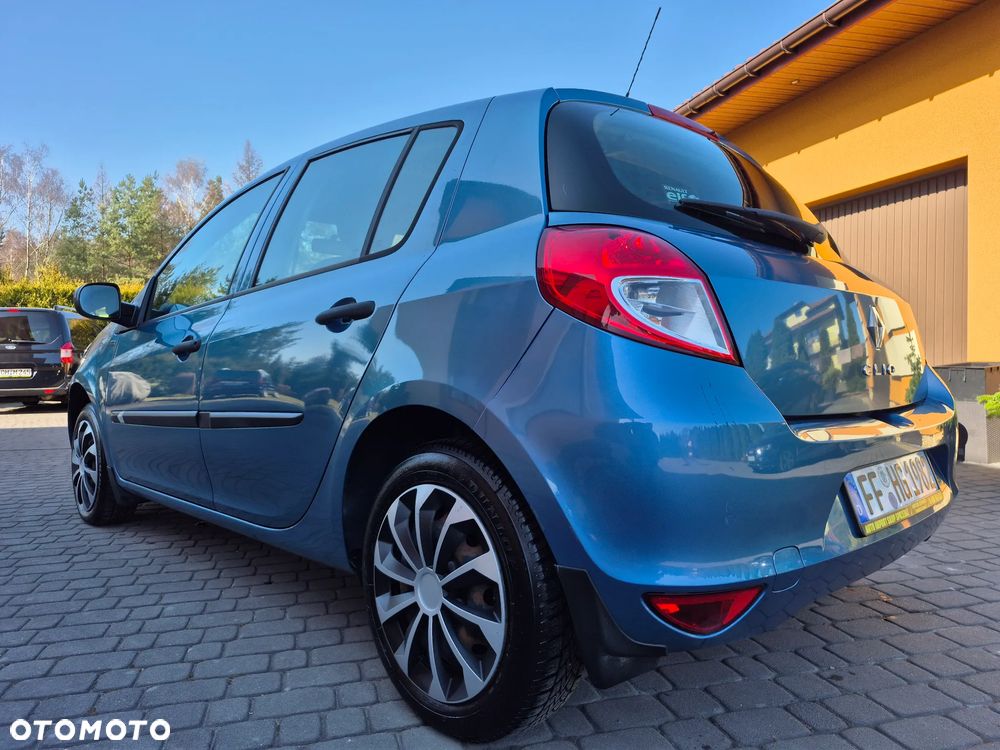 Renault Clio 1.2 16V Alize - 8