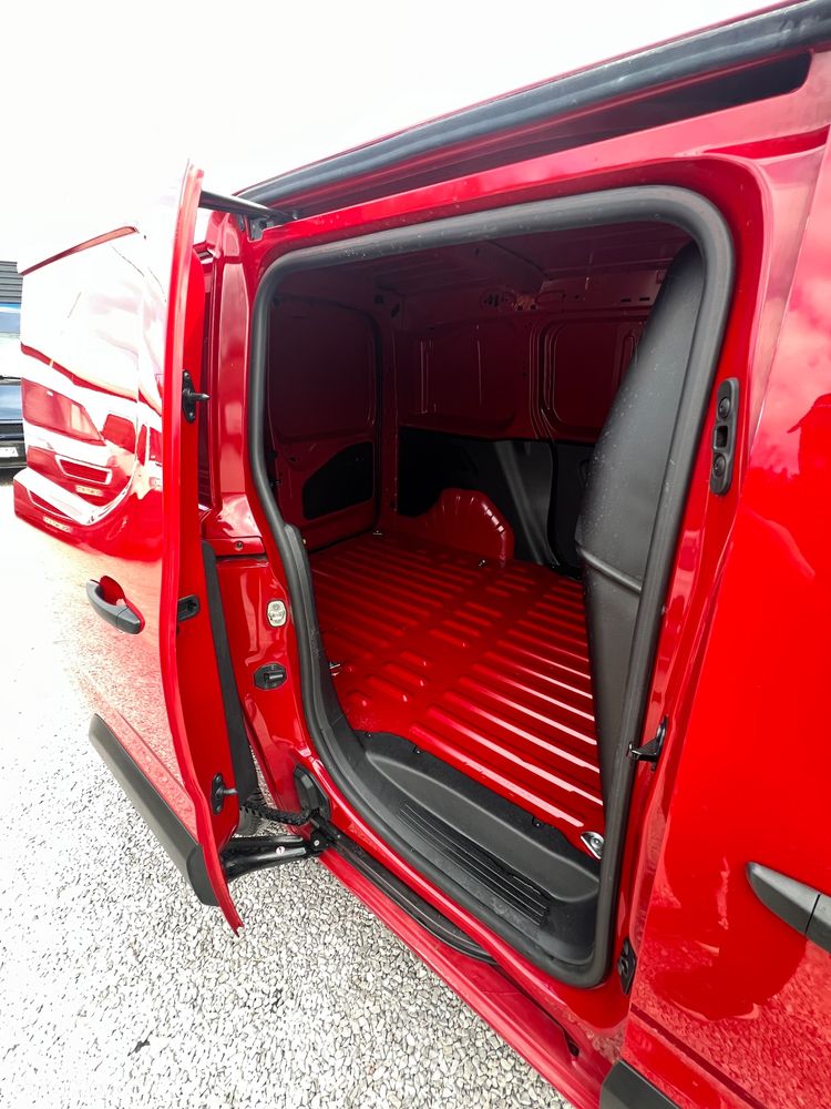 Opel Combo Cargo E - 10