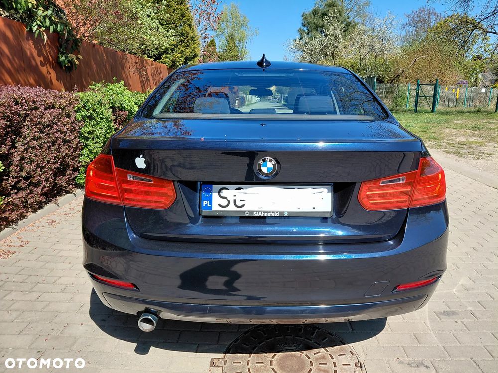 BMW Seria 3 318d Luxury Line EU6 - 26