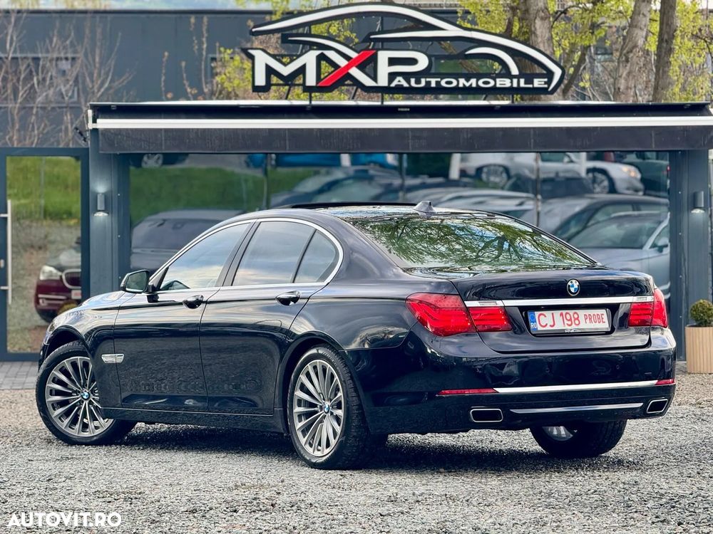 BMW Seria 7 740d Edition Exclusive - 3
