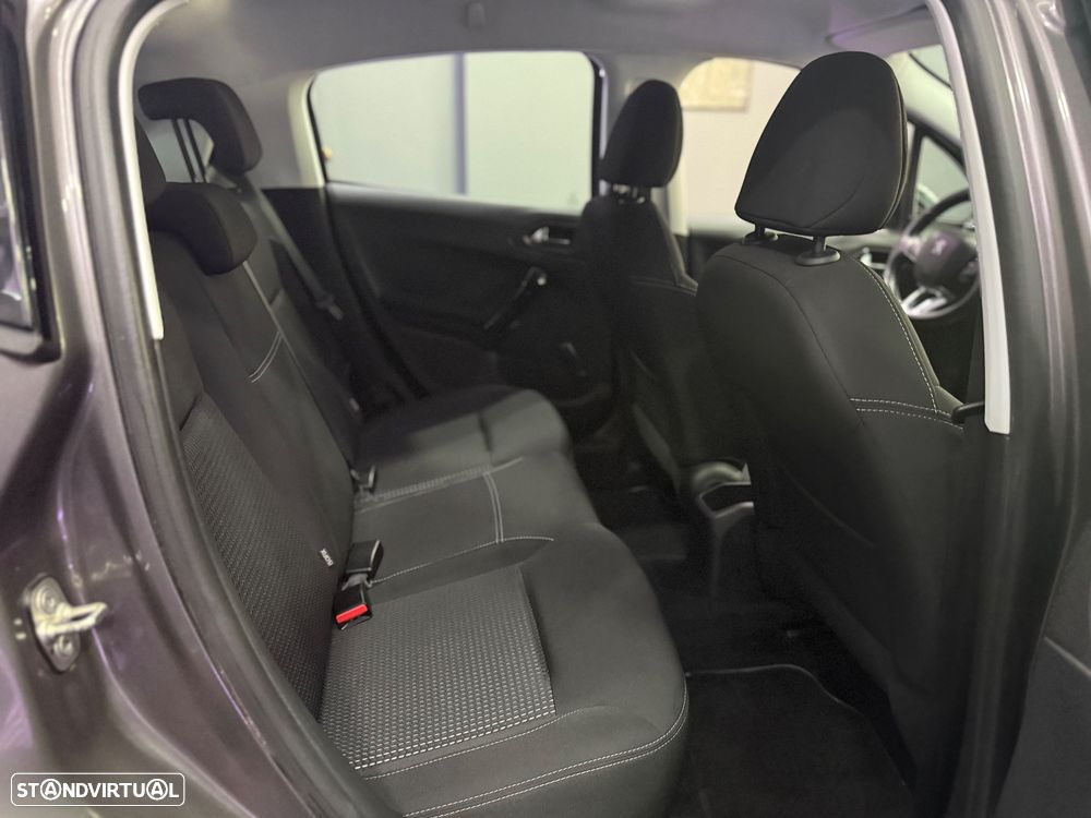 Peugeot 208 PureTech 82 Start & Stop Allure - 23