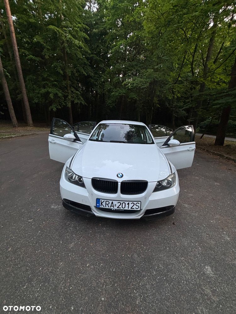 BMW Seria 3 318i - 5