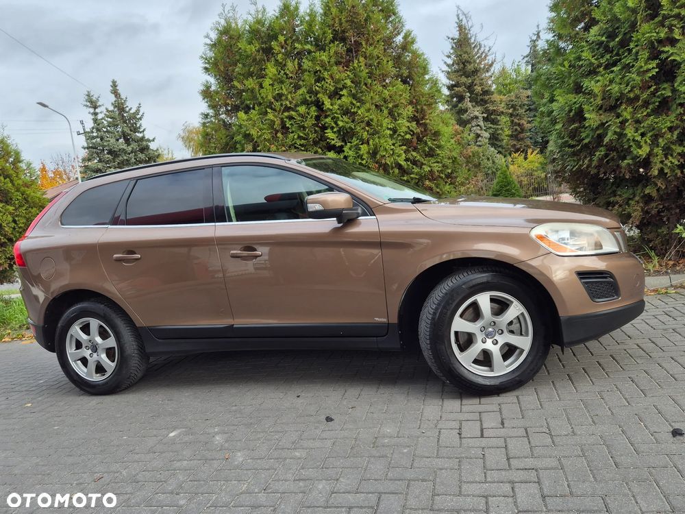 Volvo XC 60 2.4D AWD Momentum - 17