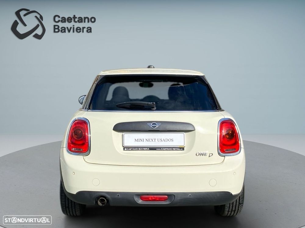 MINI 5 Portas Cooper D - 17