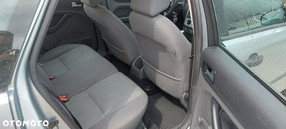 Ford Focus 1.6 TDCi cDPF Ghia - 24