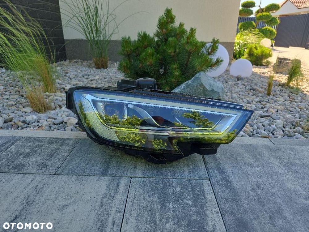 AUDI A3 S3 RS3 8V0 LIFT Lampa prawa przód Full Led Dynamic 8V0941034C 2017 - 1