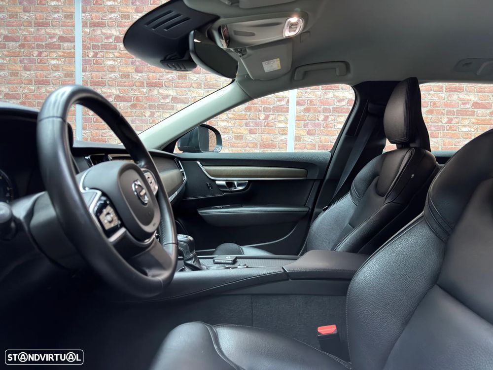 Volvo V90 Cross Country 2.0 D4 Pro AWD Geartronic - 10