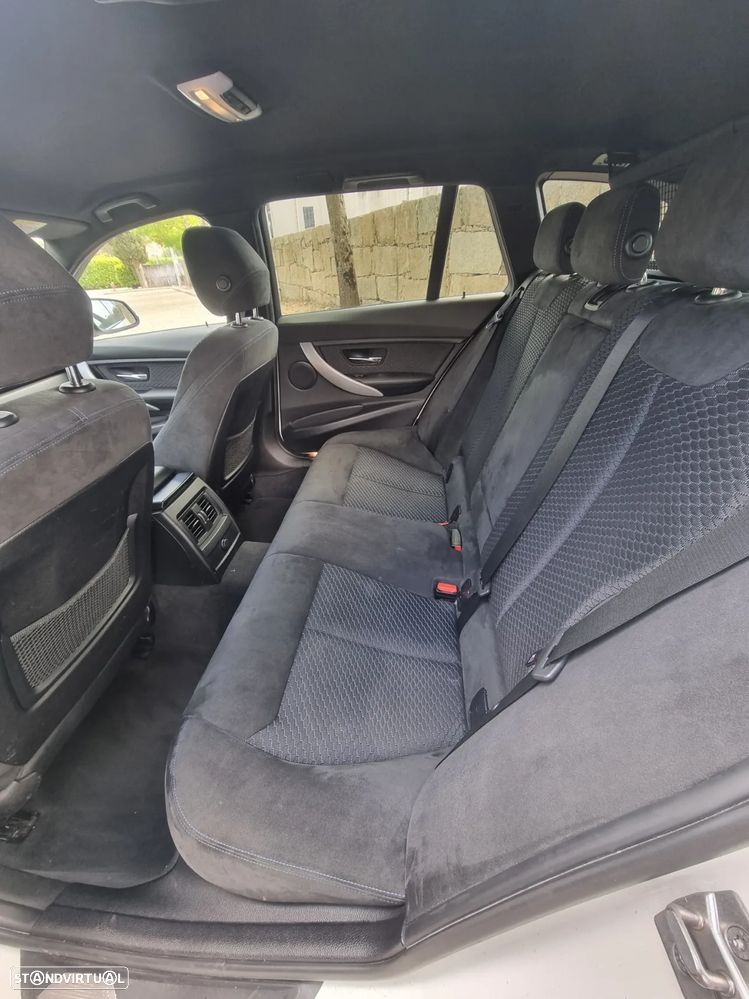 BMW 320 d Auto Pack M - 24