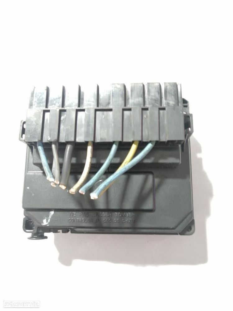 CAIXA RELÉS / FUSÍVEIS PEUGEOT 407 SW 2005 - 3