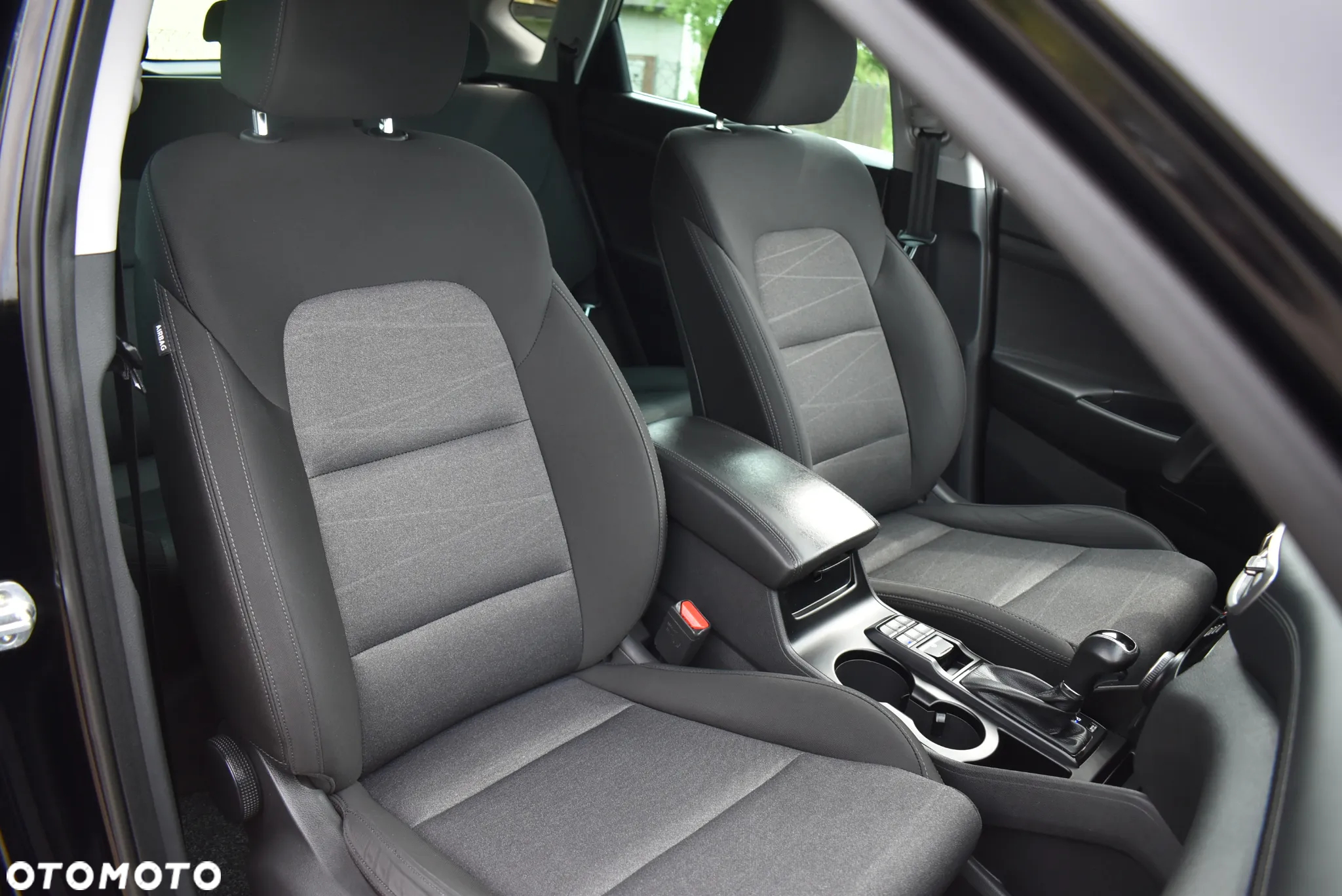 Hyundai Tucson 1.6 CRDi 48V-Hybrid 2WD DCT Trend - 37