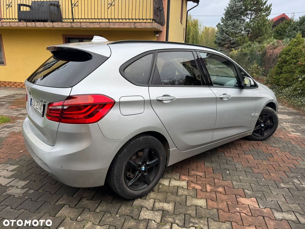 BMW Seria 2 218i - 5