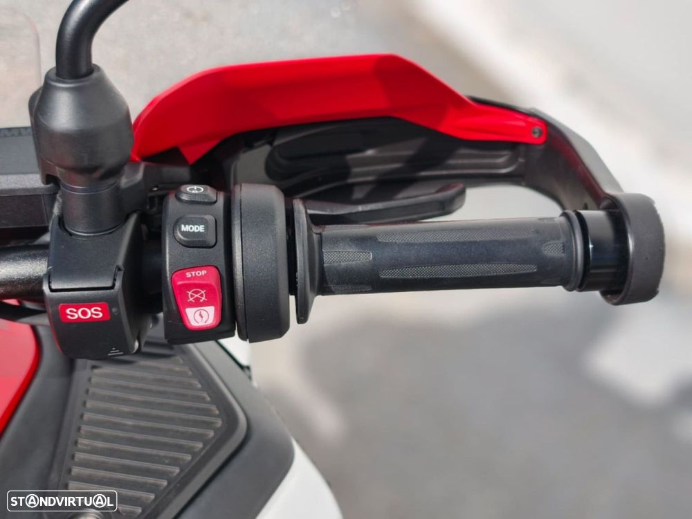 BMW R 1300 GS Adventure Vermelha - 8