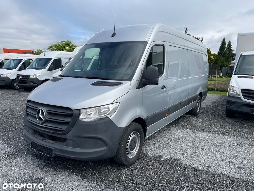 Mercedes-Benz Sprinter max srebrny