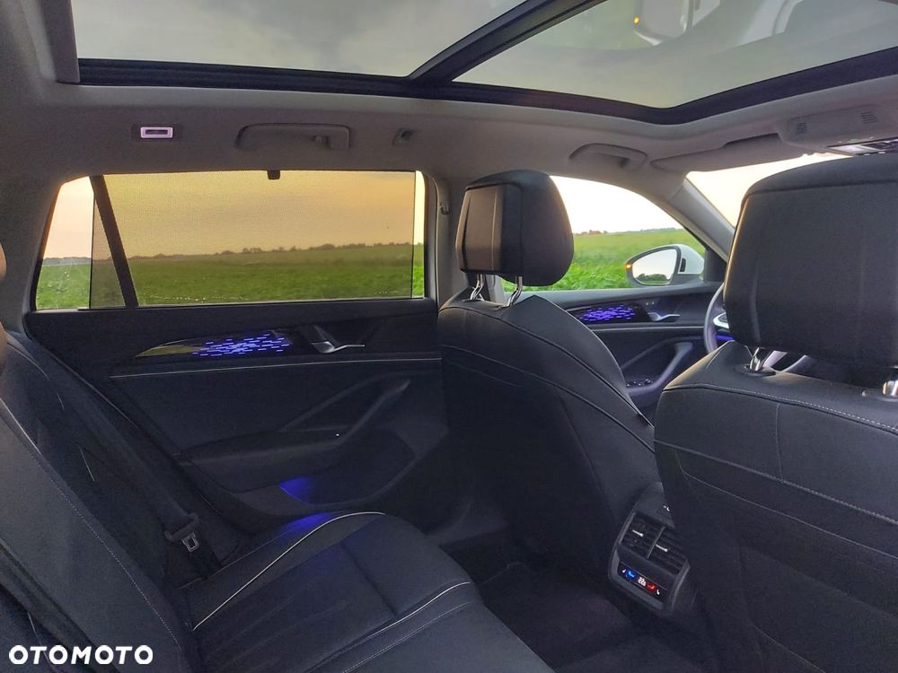 Volkswagen Passat 2.0 TDI Elegance DSG - 14