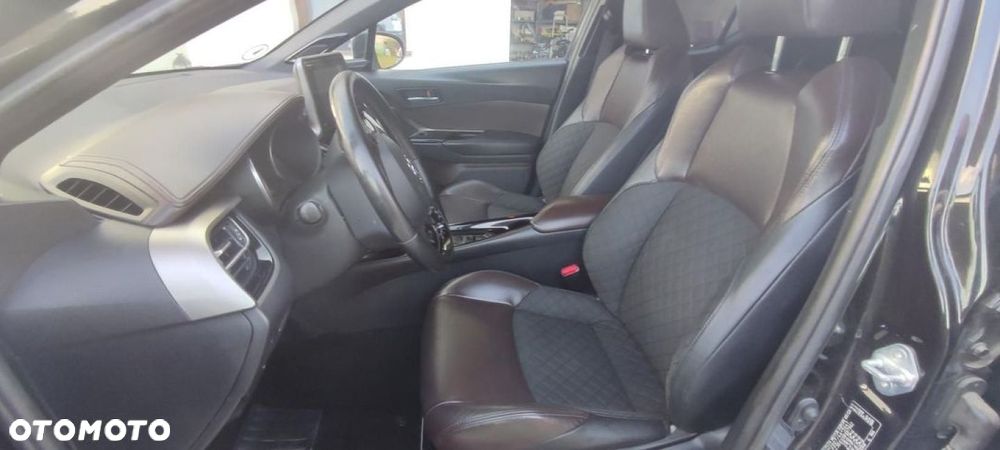 Toyota C-HR - 13