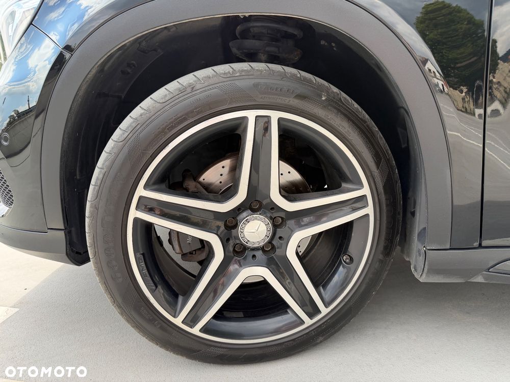 Mercedes-Benz GLA 250 4-Matic AMG Line - 6