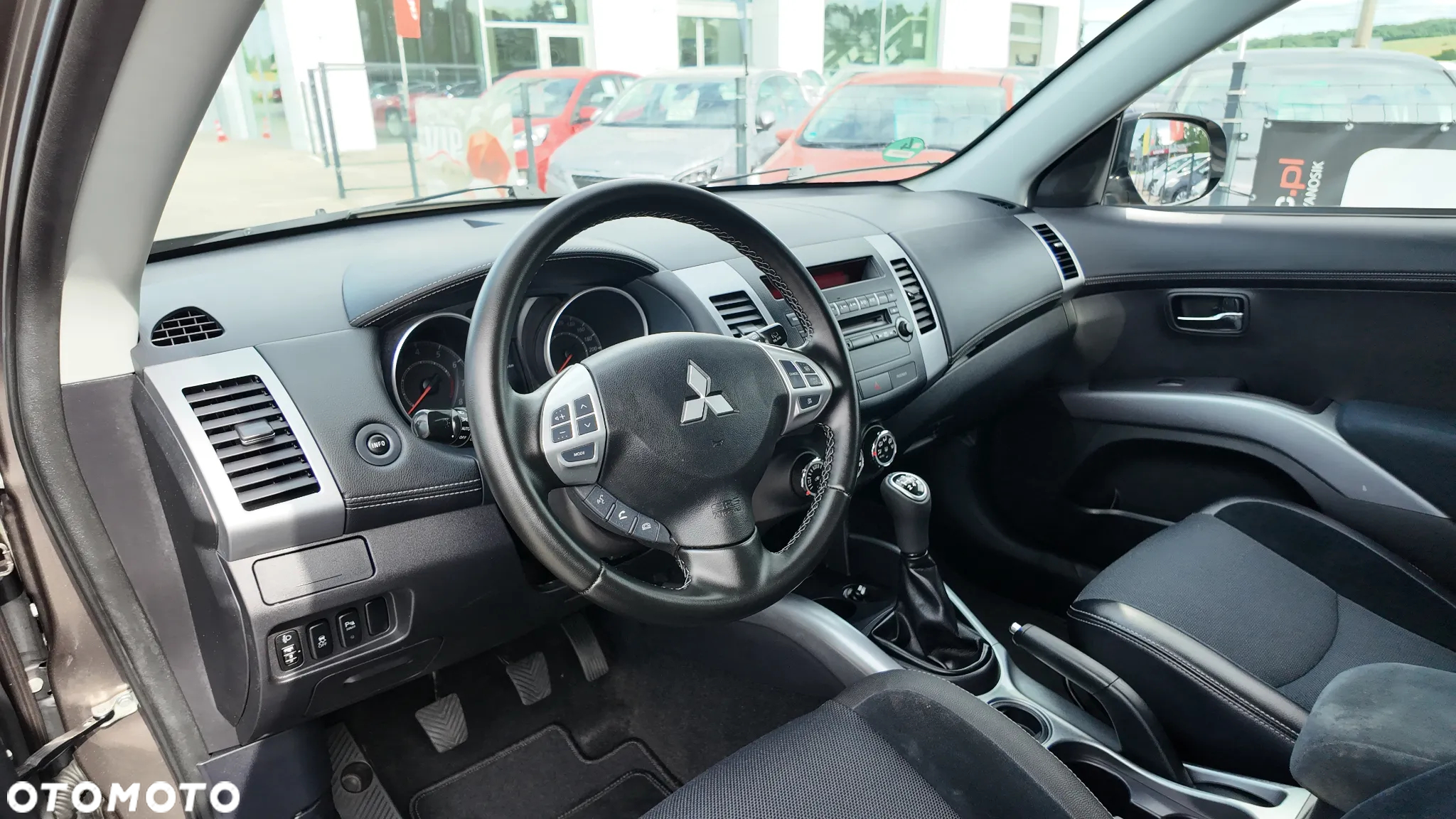Mitsubishi Outlander 2.0 2WD - 24