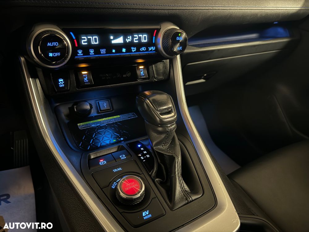 Toyota RAV4 2.5 4x4 Team Deutschland - 16