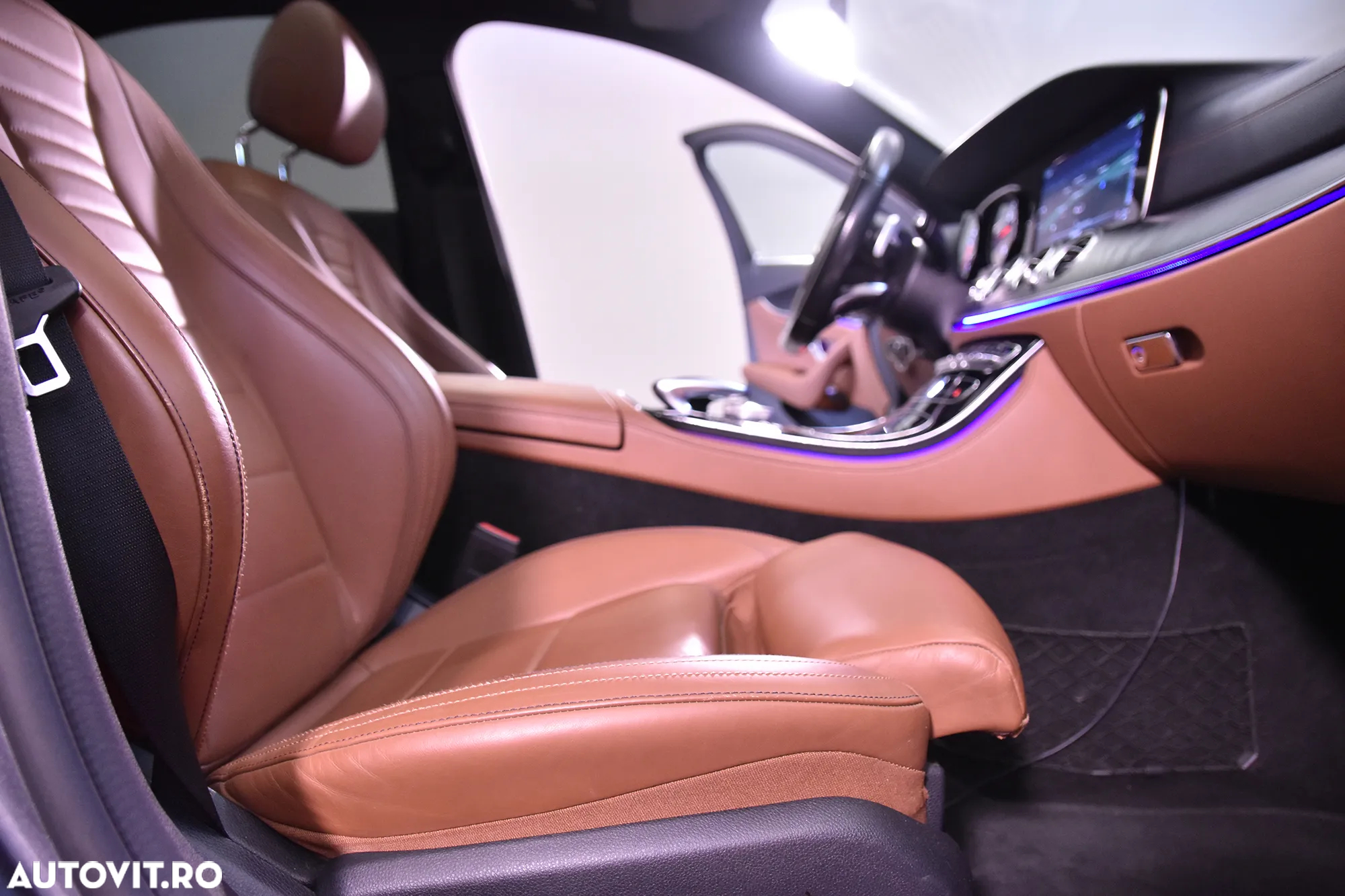 Mercedes-Benz E 220 d 4MATIC Aut. - 11