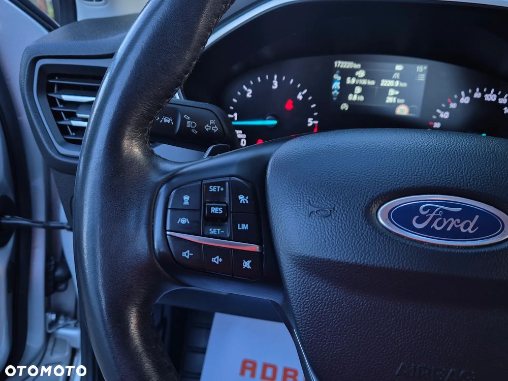 Ford Focus 1.5 EcoBlue Start-Stopp-System TITANIUM DESIGN - 32
