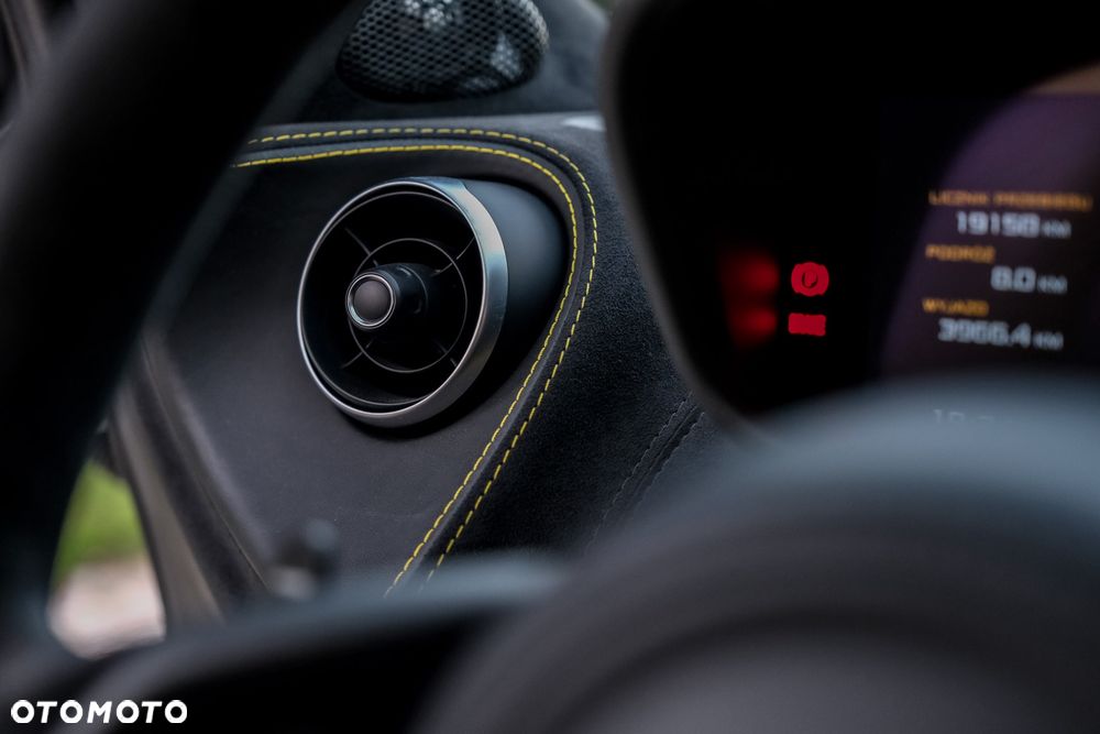 McLaren 570S Coupe - 32