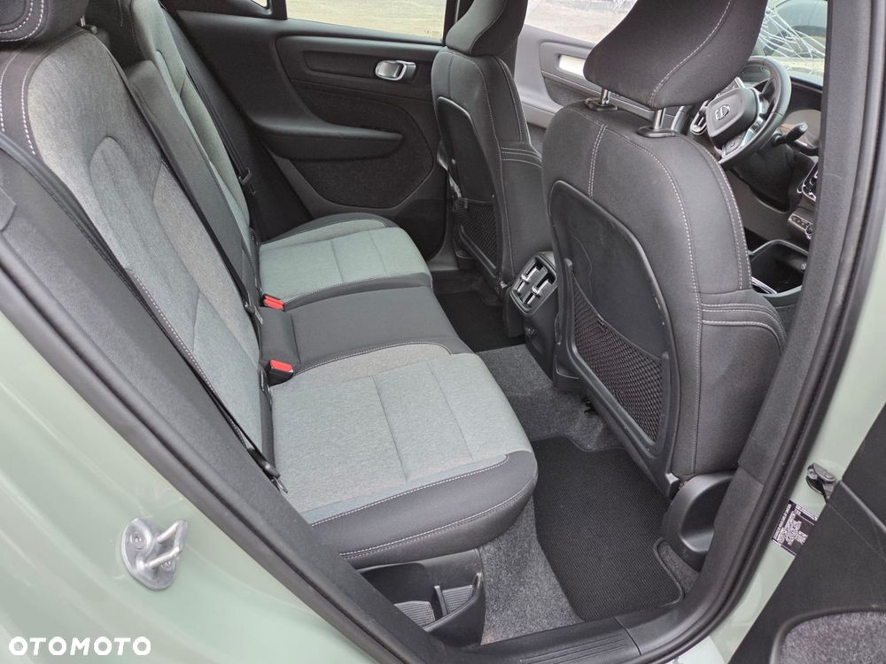Volvo XC 40 B3 DKG Essential - 27