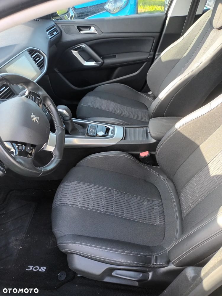 Peugeot 308 1.2 PureTech Allure Pack S&S EAT8 - 6