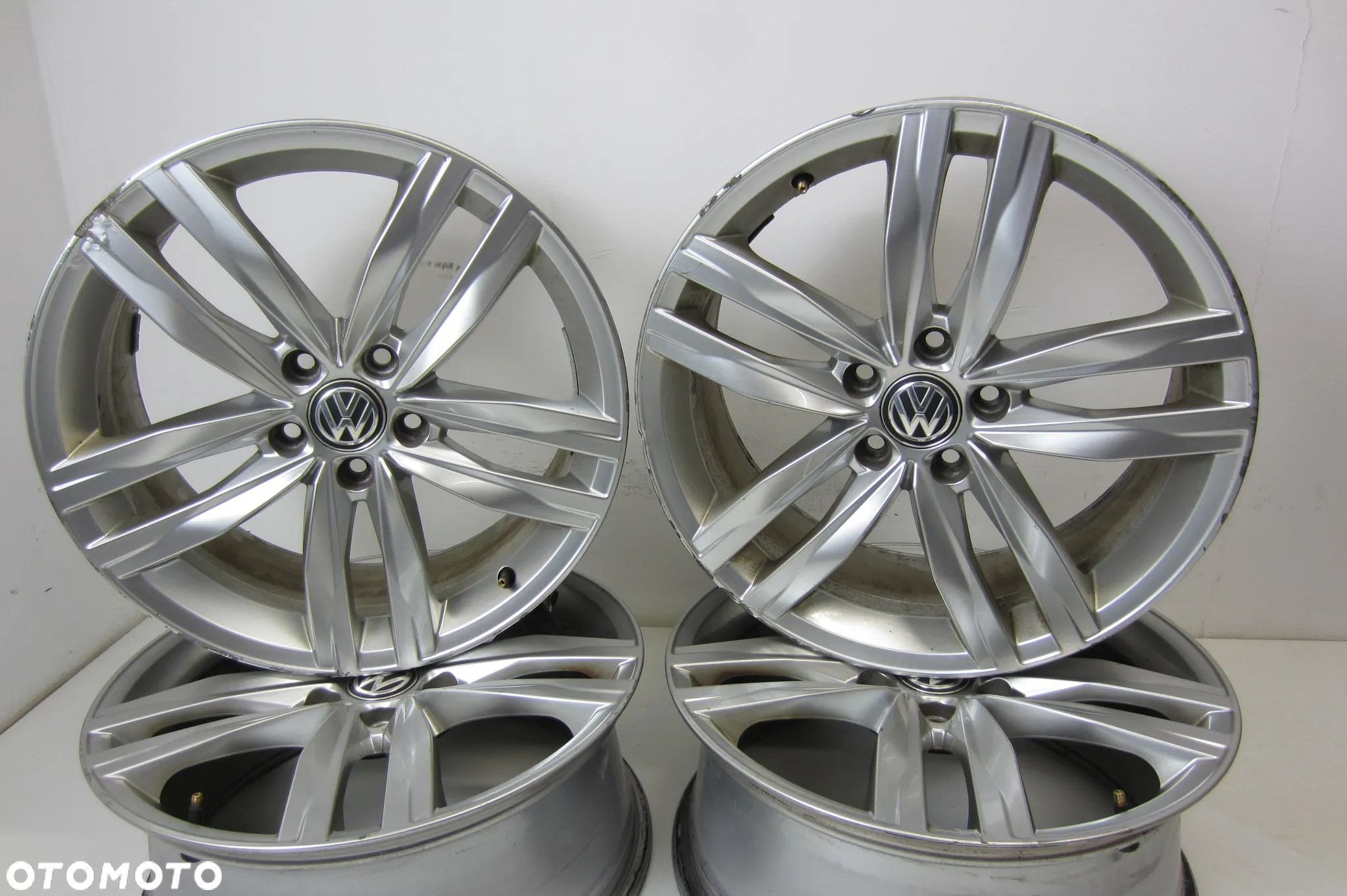 Felgi Aluminiowe 18 VW PASSAT CC GOLF T-ROC PASSAT TIGUAN JETTA SIROCCO ARTEON SHARAN ORYGINAŁ - 1