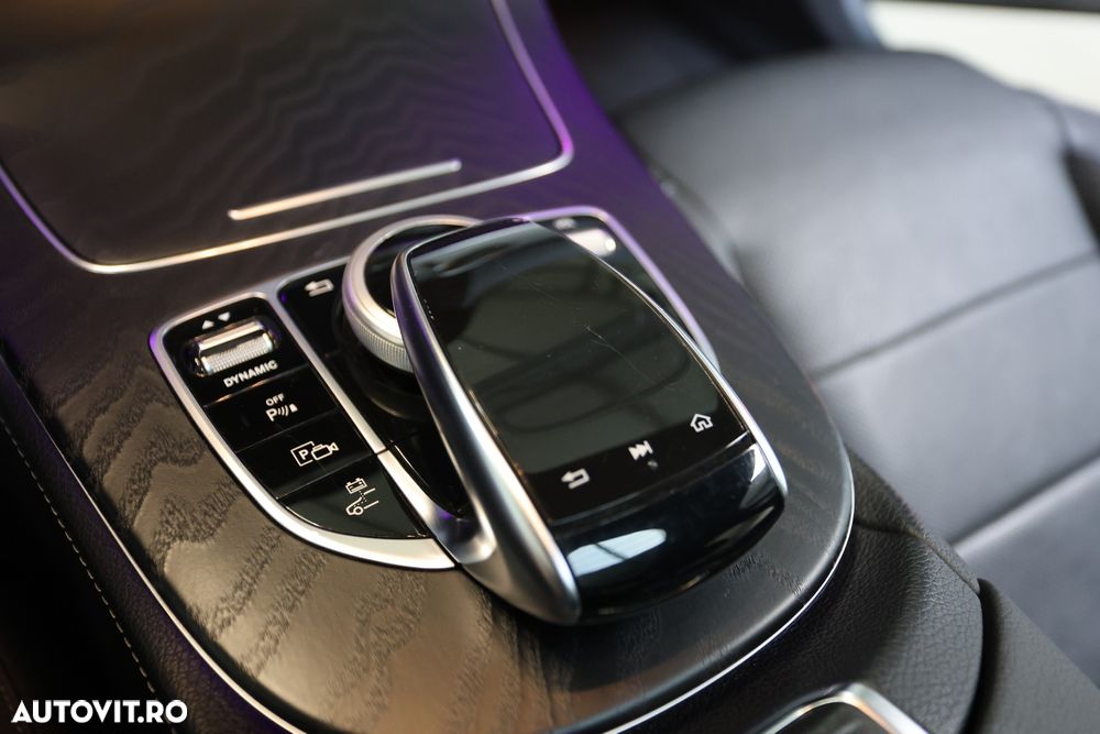 Mercedes-Benz E 300 de 4Matic 9G-TRONIC AMG Line - 27
