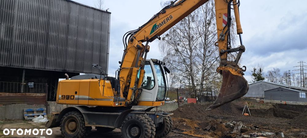 Liebherr 900 - 1