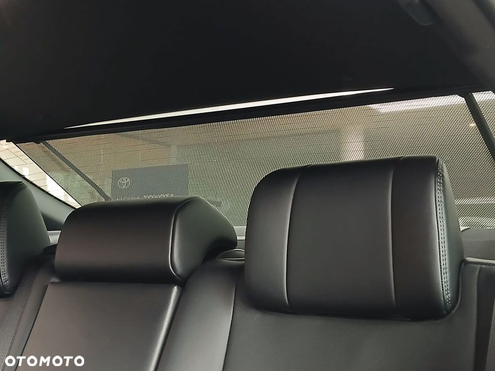 Toyota Camry - 35