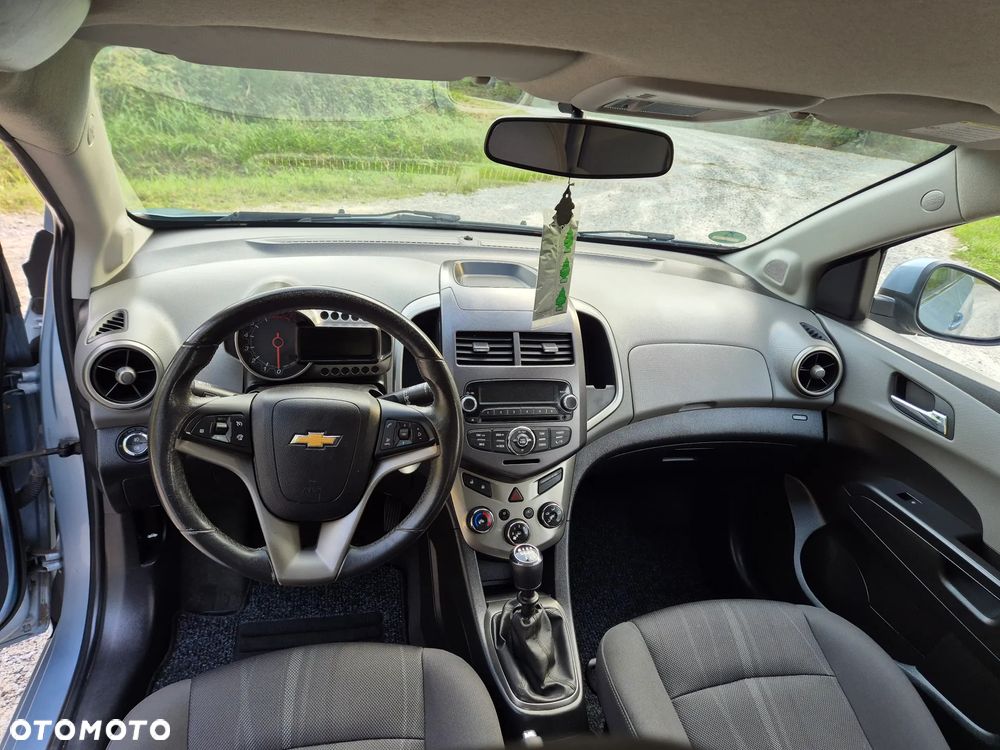 Chevrolet Aveo 1.6 LTZ - 17