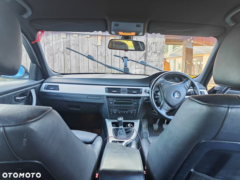 BMW Seria 3 325i - 2