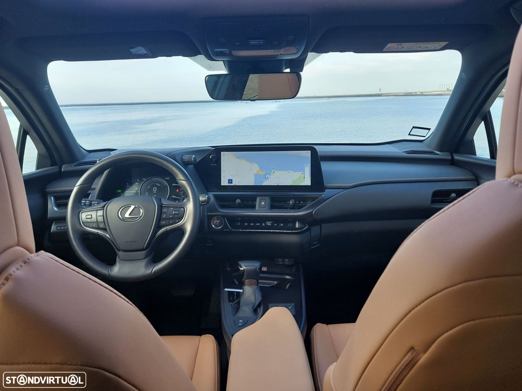Lexus ux-250h - 14