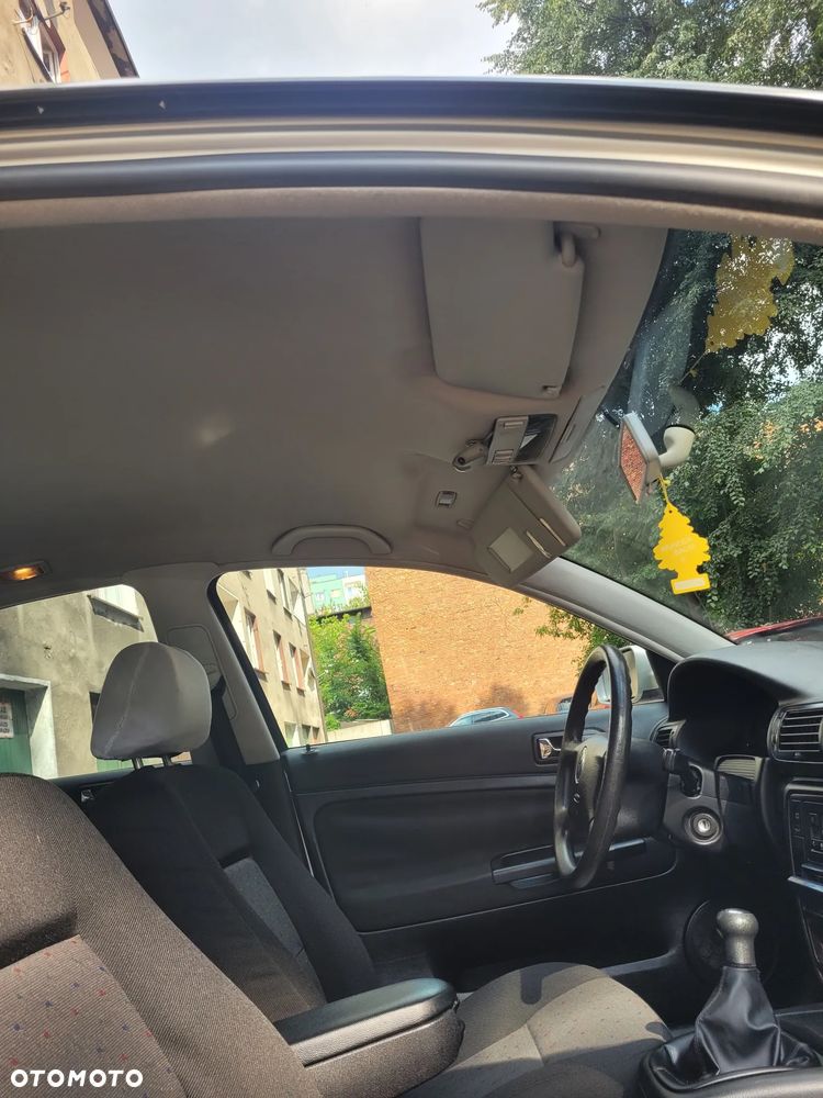Volkswagen Passat 1.8 Comfortline - 17