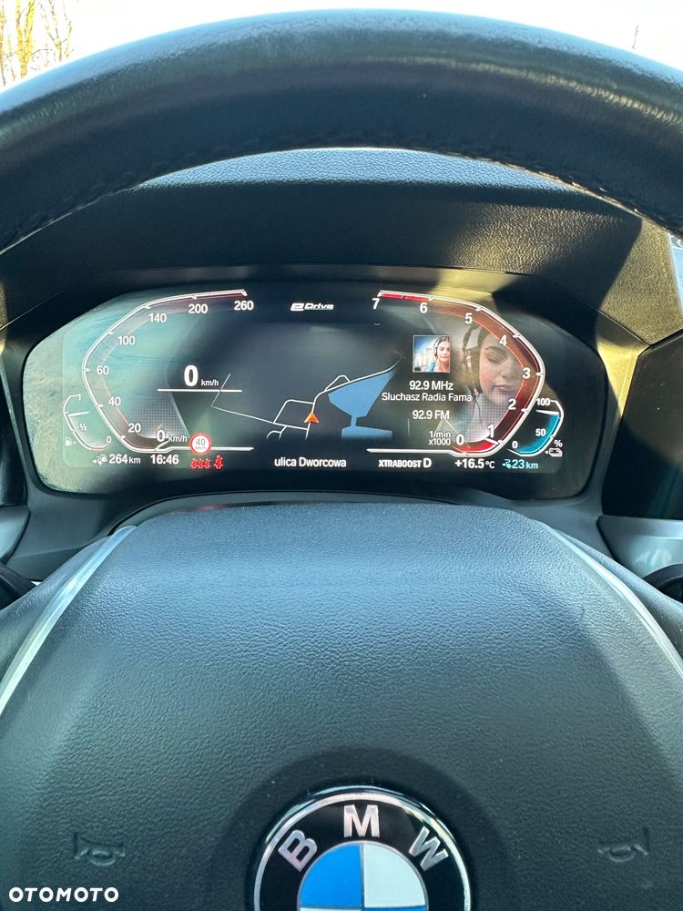 BMW Seria 3 330e M Sport - 11