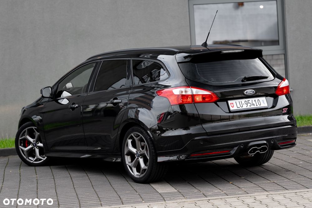 Ford Focus 2.0 EcoBoost ST - 13