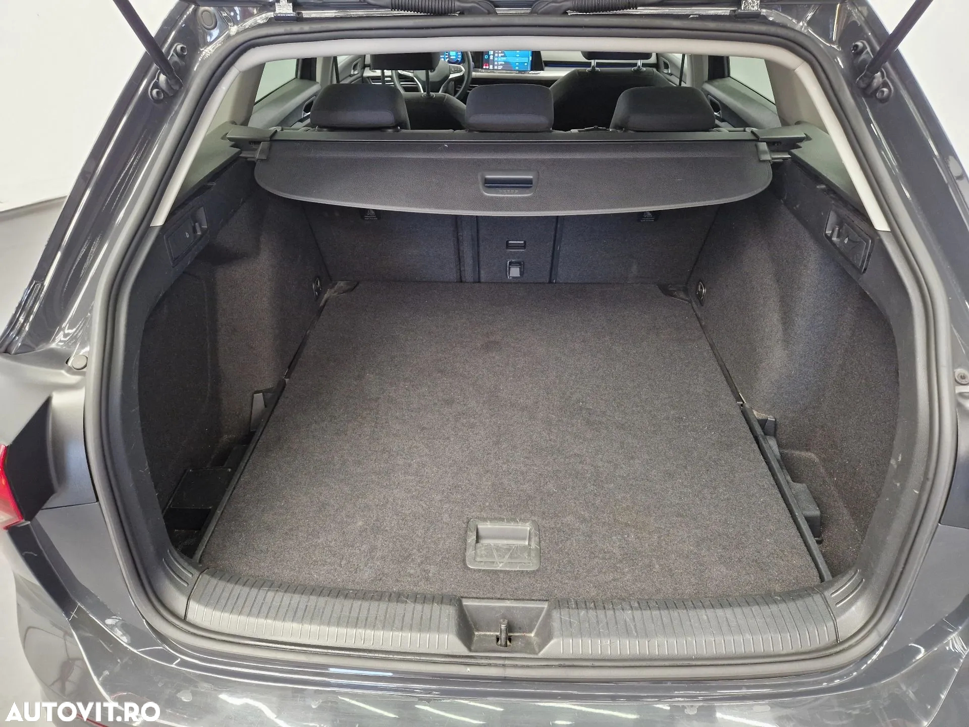 Volkswagen Golf - 8