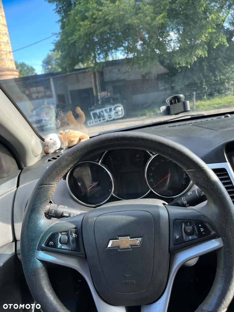 Chevrolet Cruze - 15