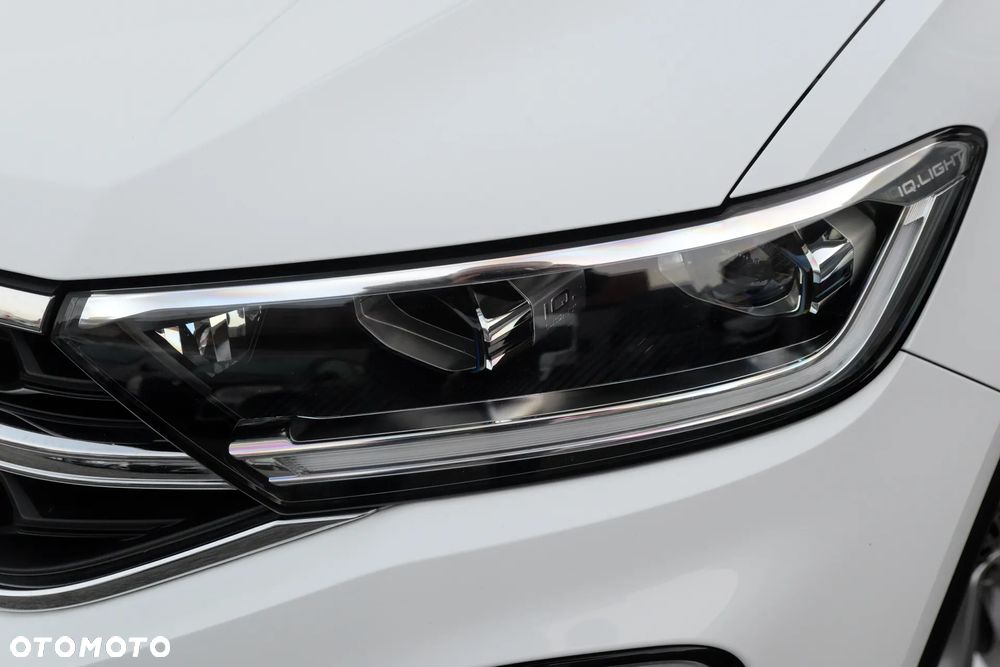 Volkswagen T-Roc - 12